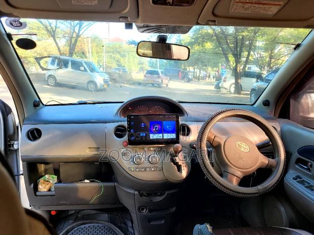 Toyota Sienta 2006 Silver