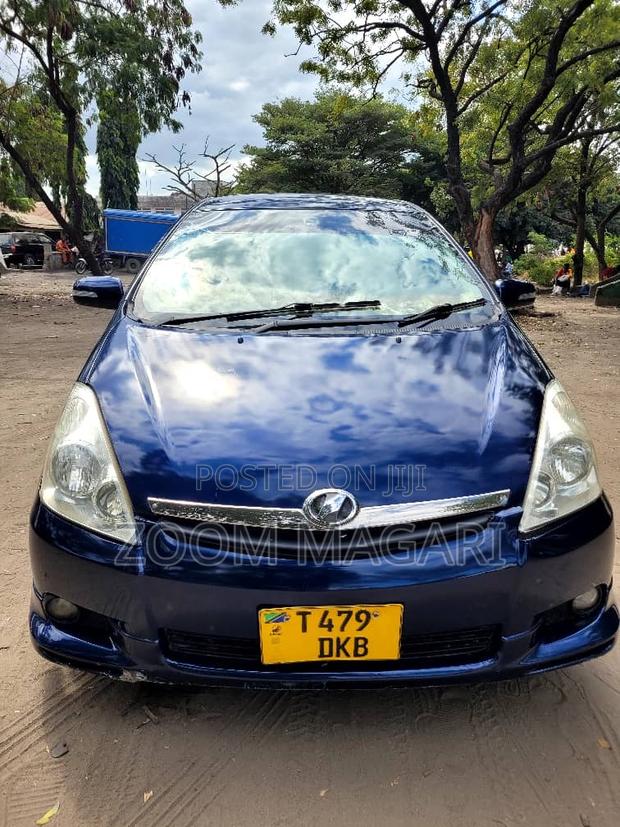 Toyota Wish 2004 Blue
