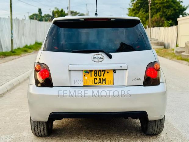 Toyota IST 2005 Silver