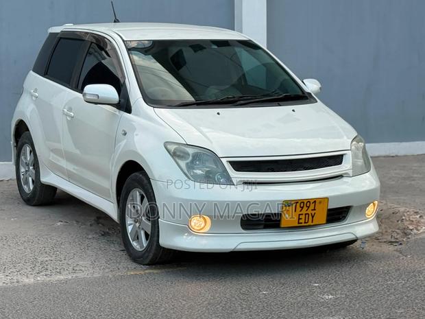 Toyota IST 2005 White