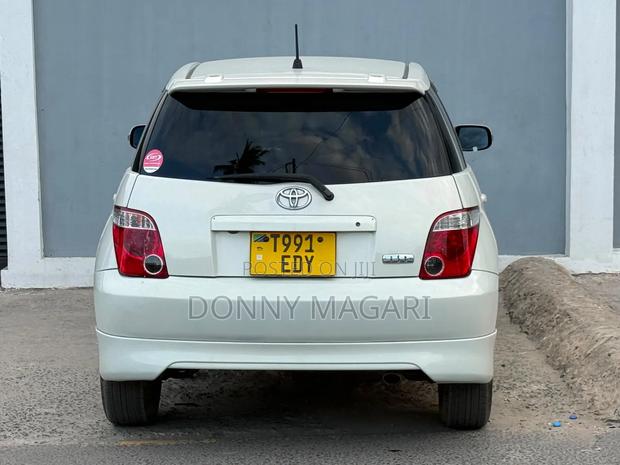 Toyota IST 2005 White