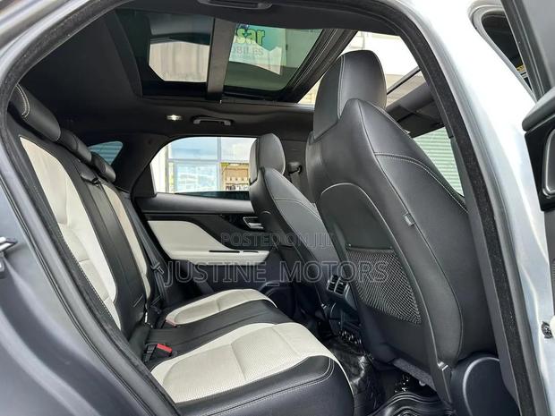 Jaguar F-Pace 2018 Gray