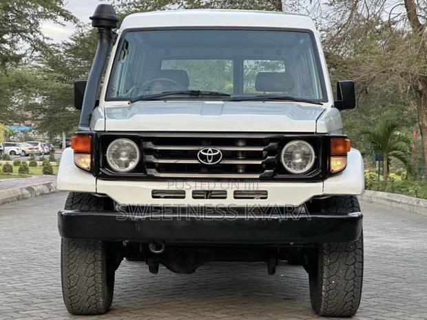 Toyota Land Cruiser 2008 White