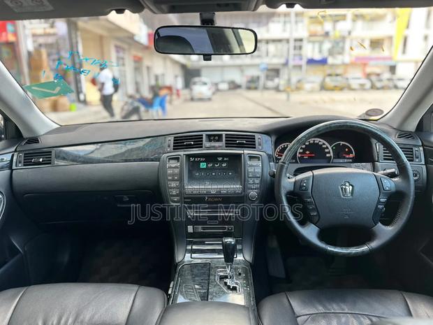 Toyota Crown 2006 Black