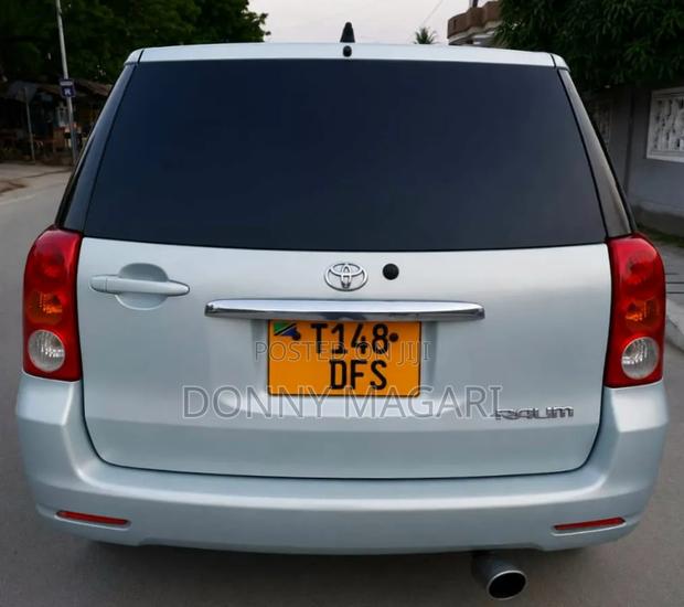 Toyota Raum 2008 Silver