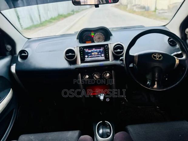 Toyota IST 2004 Silver
