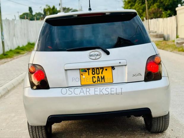 Toyota IST 2004 Silver