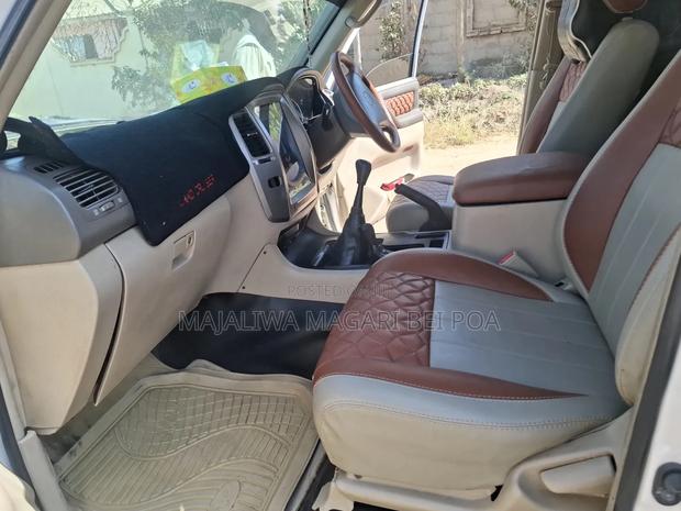 Toyota Land Cruiser 2012 White