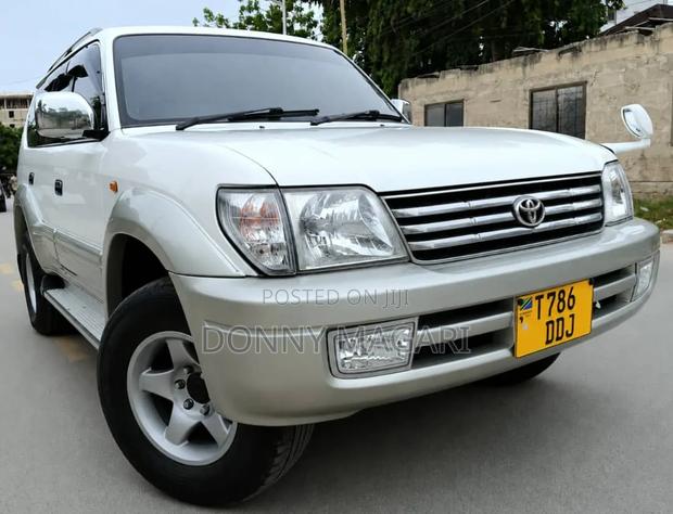 Toyota Land Cruiser Prado 2003 White
