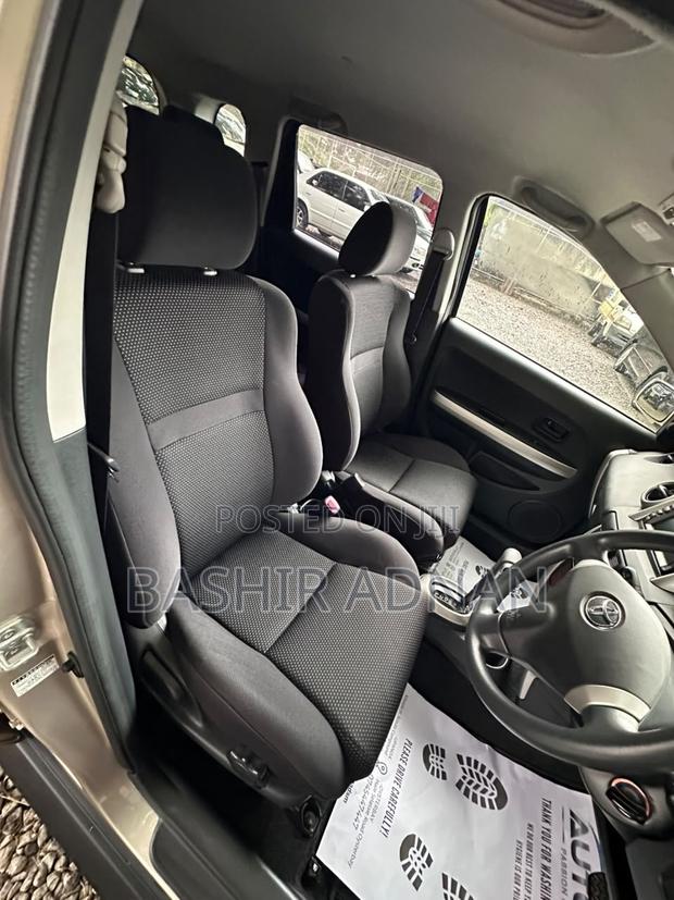 Toyota IST 2005 Gold