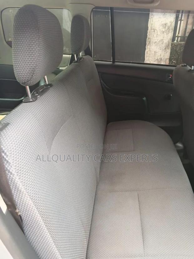 Toyota Probox 2004 Silver