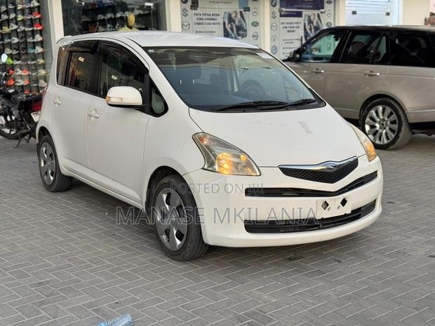 Toyota Ractis 1.5 AWD 2006 White