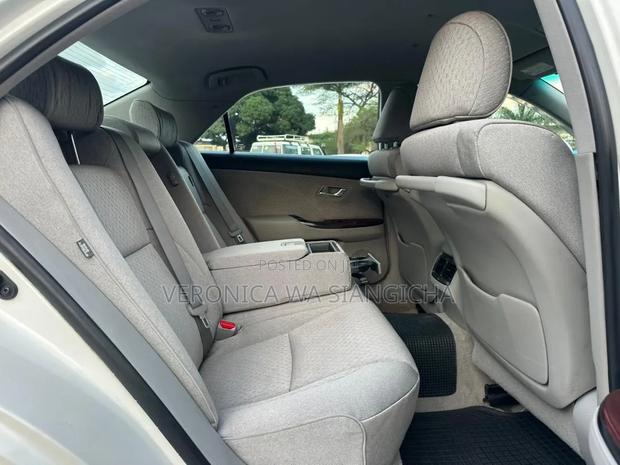 Toyota Crown 2008 White