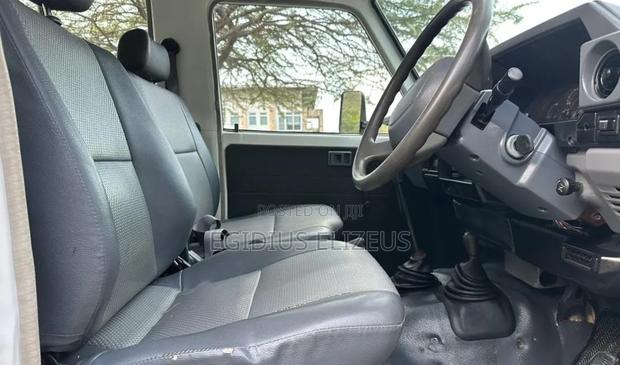 Toyota Land Cruiser 2008 White