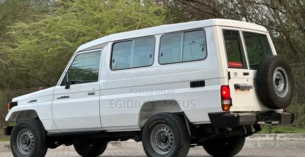 Toyota Land Cruiser 2008 White