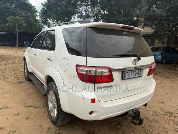 Toyota Fortuner 2012 White