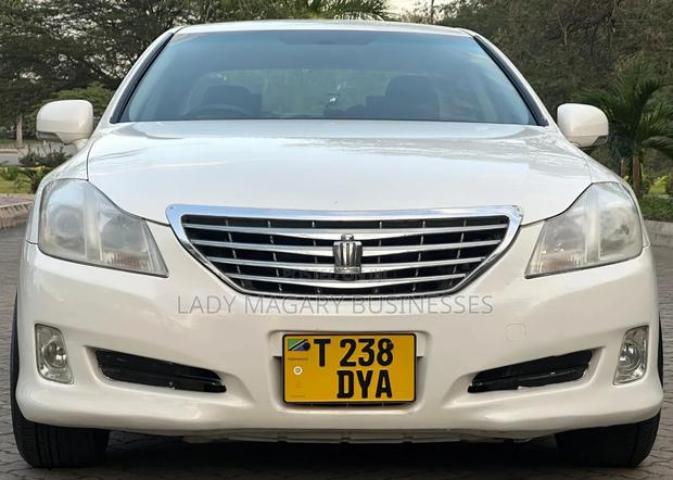 Toyota Crown 2008 White
