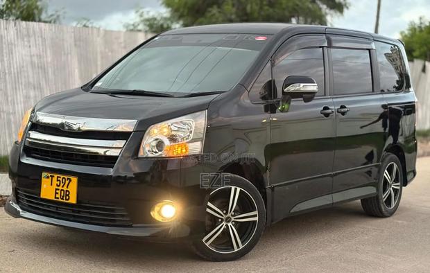 Toyota Noah 2009 Black