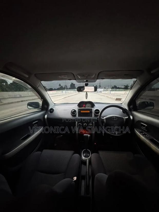 Toyota IST 2004 White