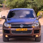 Volkswagen Touareg 2014 Brown for sale