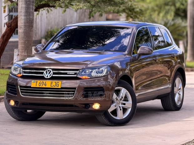 Volkswagen Touareg 2014 Brown