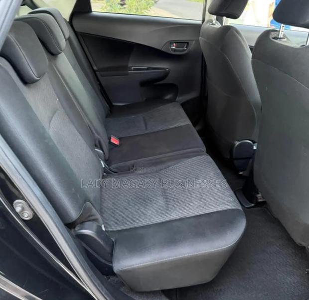 Toyota Ractis 1.3 FWD 2012 Black