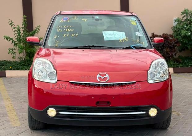Mazda Verisa 2009 Red
