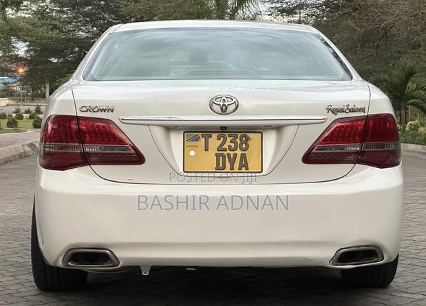 Toyota Crown 2008 White