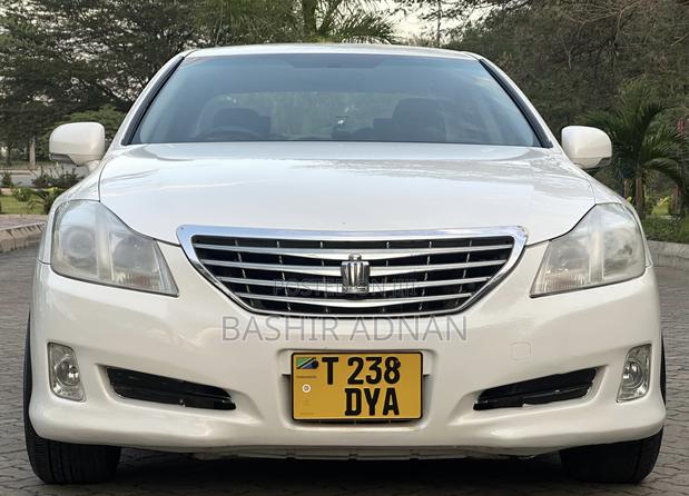 Toyota Crown 2008 White