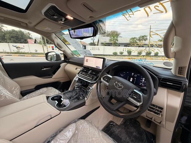 Toyota Land Cruiser 2025 Black