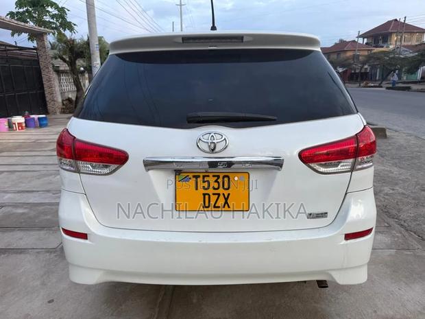Toyota Wish 2011 White