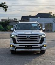 New Toyota Land Cruiser LC300 2025 White for sale