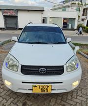 Toyota RAV4 1.8 2005 White for sale