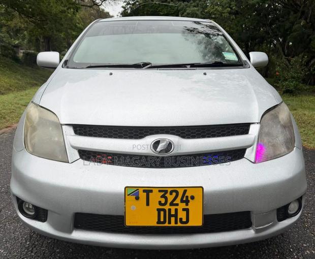 Toyota IST 2006 Silver