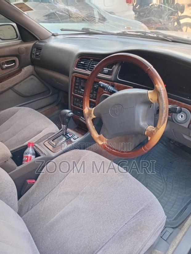 Toyota Cresta 2003 White