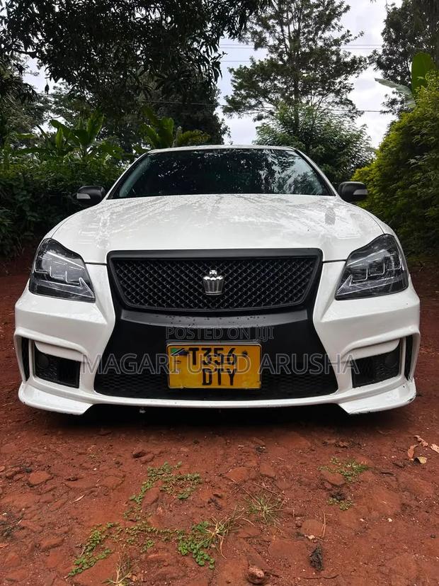 Toyota Crown Royale 2005 White