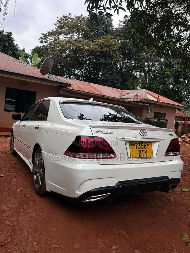 Toyota Crown Royale 2005 White