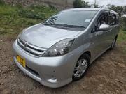 Toyota ISIS 2010 Silver for sale