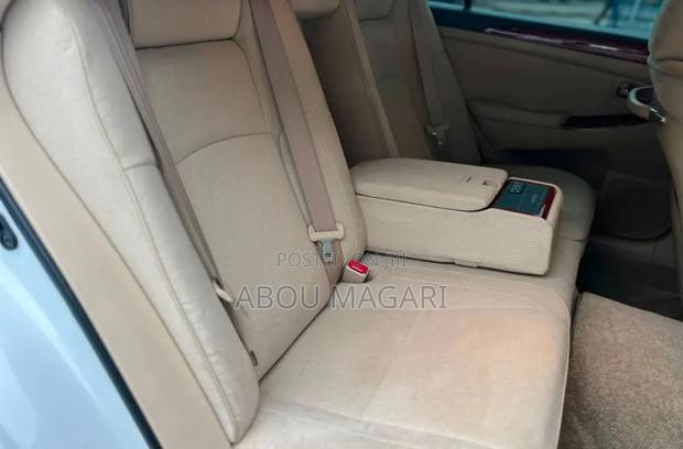 Toyota Crown 2004 White