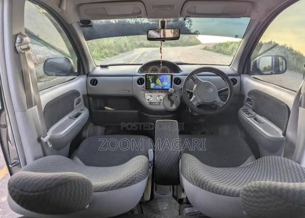 Toyota Sienta 2010 Gray