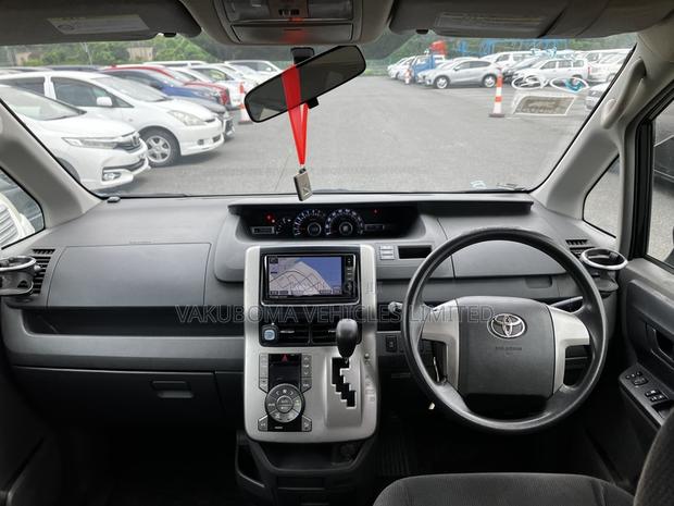 Toyota Noah 2009 Black