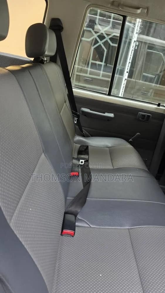 Toyota Land Cruiser 2017 White