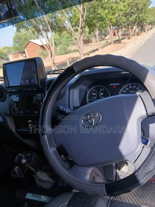 Toyota Land Cruiser 2016 Silver
