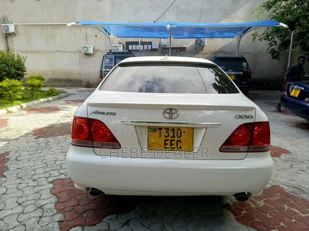 Toyota Crown 2007 White