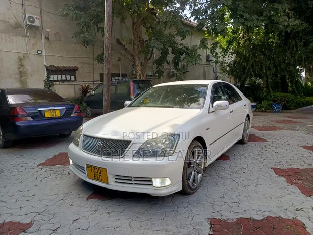 Toyota Crown 2007 White