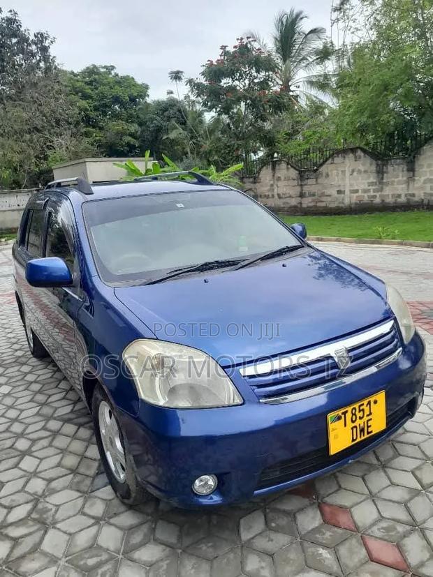 Toyota Raum 2007 Blue