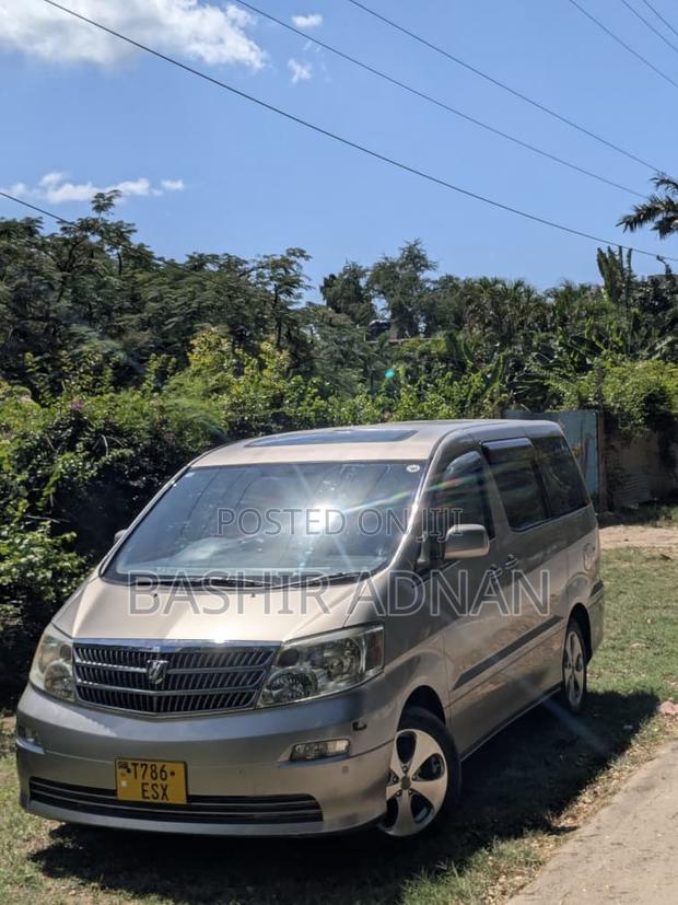 Toyota Alphard 2.4 Petrol FWD 2004 Gold