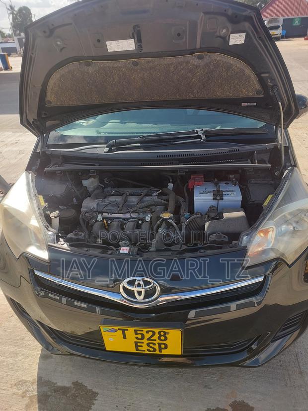 Toyota Ractis 2012 Black