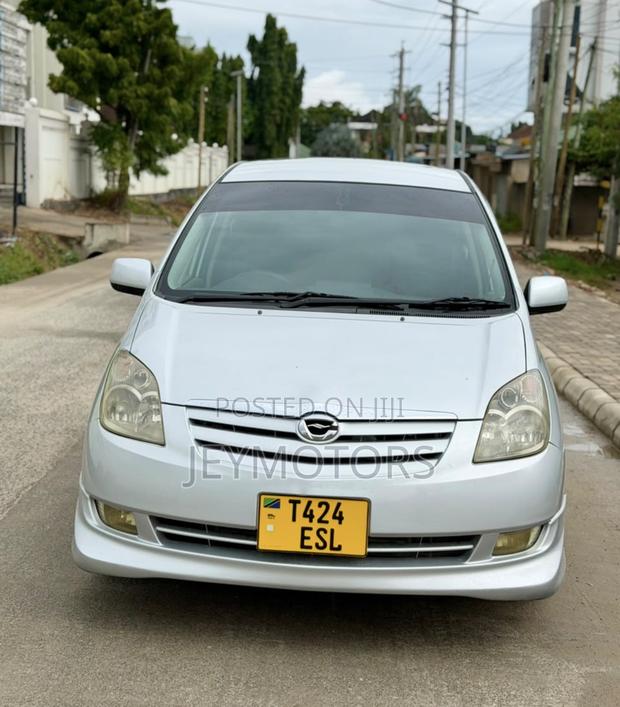 Toyota Corolla Spacio 2004 Silver