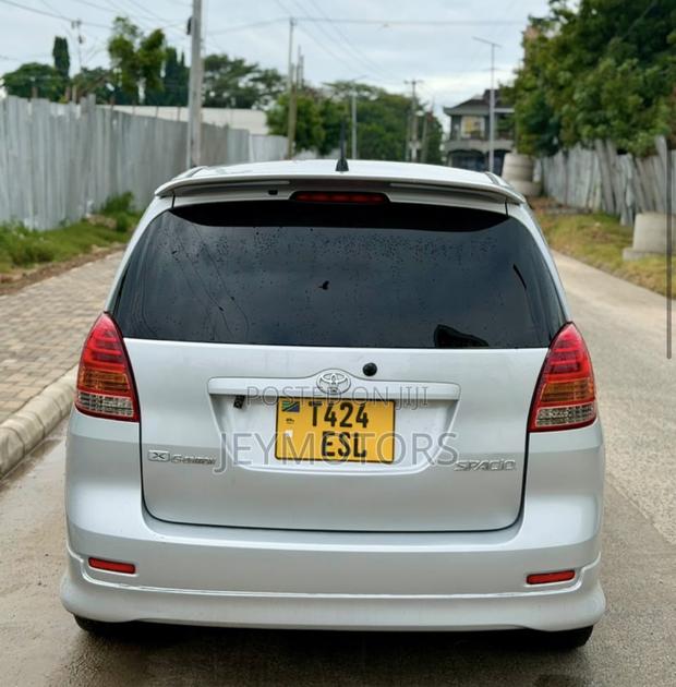 Toyota Corolla Spacio 2004 Silver